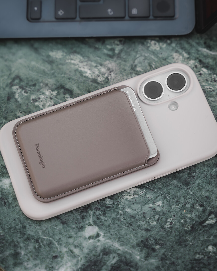 Pomologic CoverCase Silicone iPhone 17