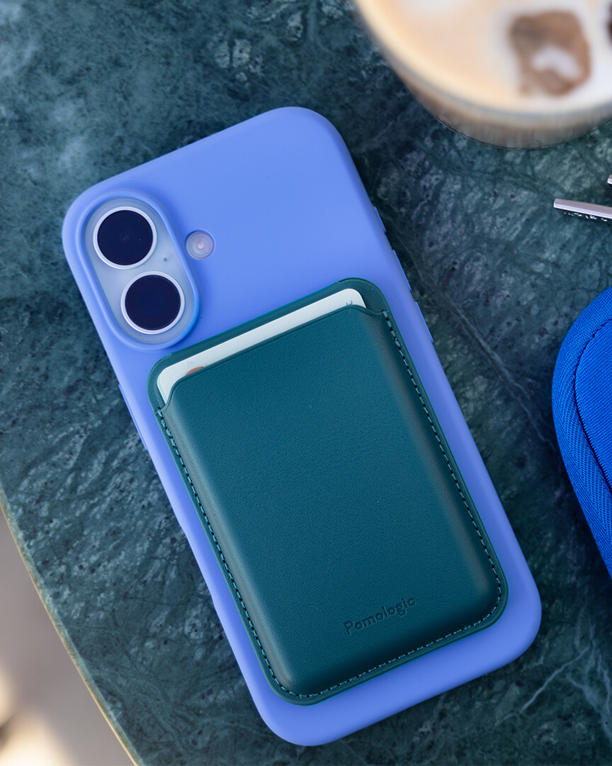 Pomologic CoverCase Silicone iPhone 17